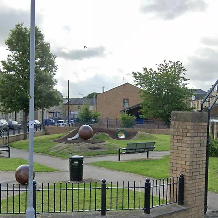 Parkside House * ブラッドフォード